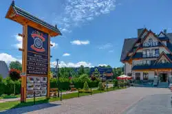Pohľad na hotel Liptakówka zo strany vjazdu