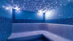 Whirlpool so sprchami